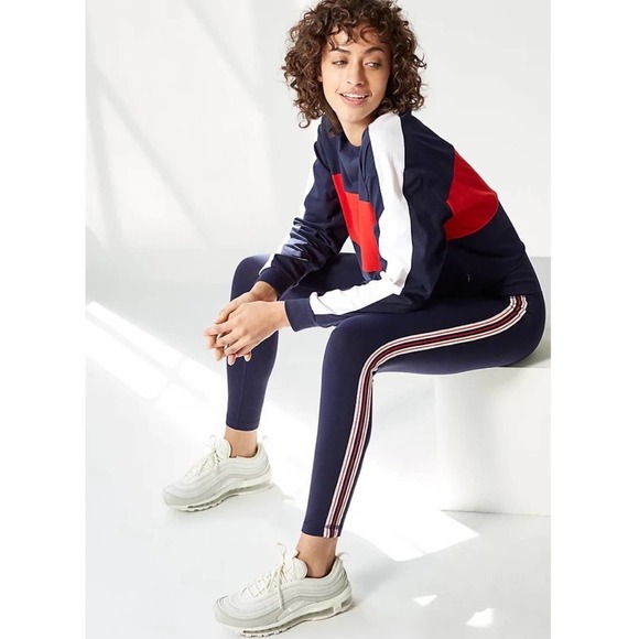 Aritzia TNA M Agden T-Shirt Long Sleeve Colorblock Navy Red White 69443 - Picture 1 of 9